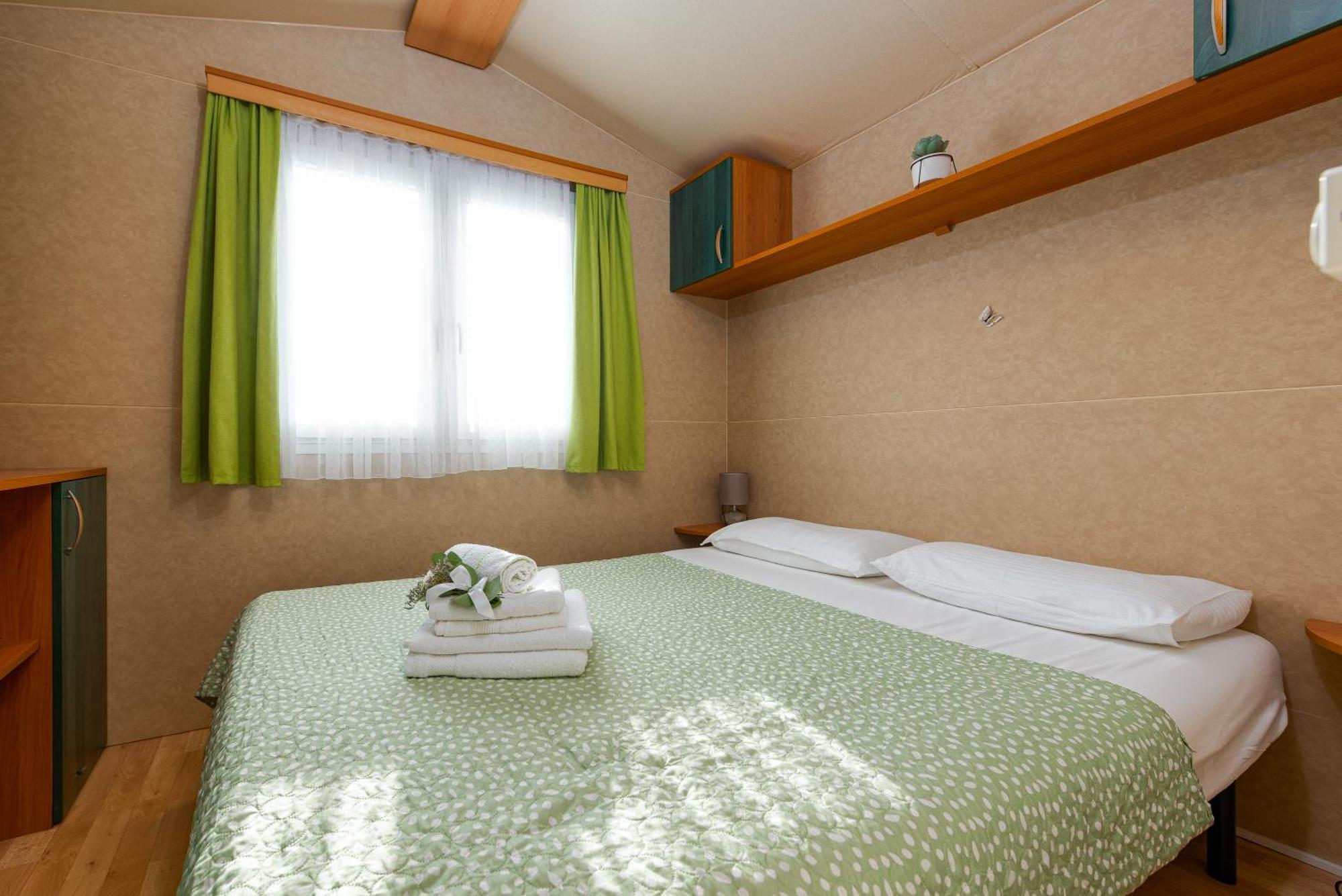 Camp Mrkva Mobile Homes With Pool Sukošan Exteriör bild