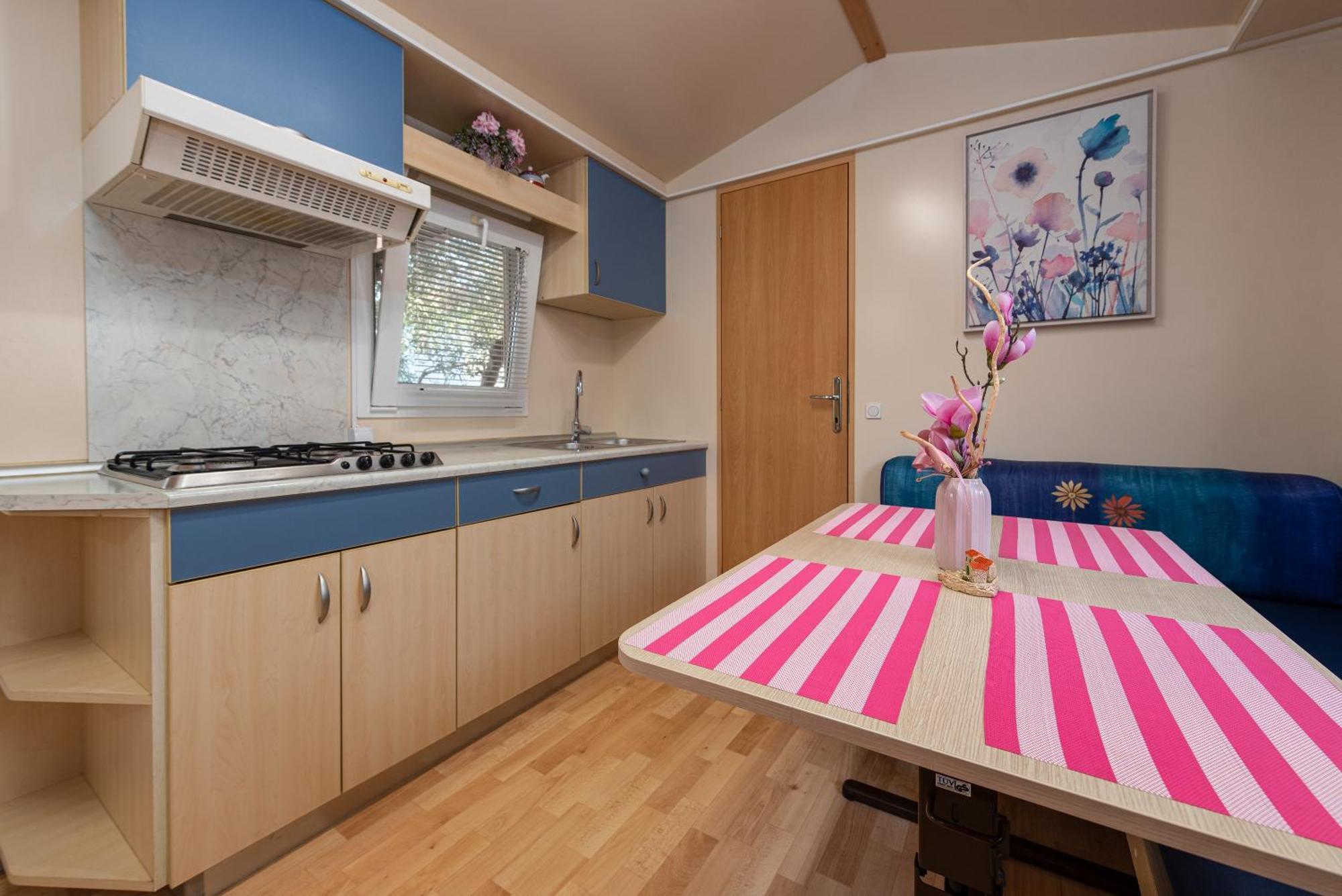 Camp Mrkva Mobile Homes With Pool Sukošan Rum bild
