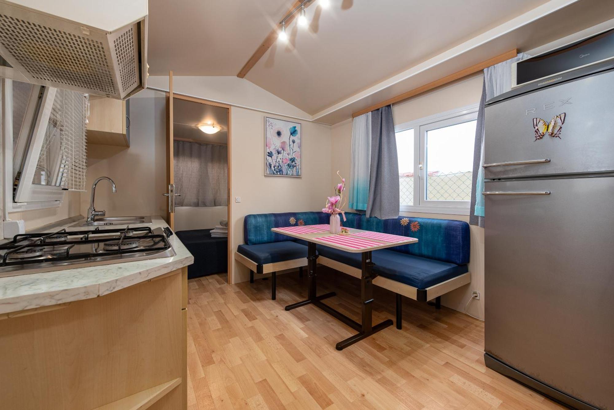 Camp Mrkva Mobile Homes With Pool Sukošan Rum bild